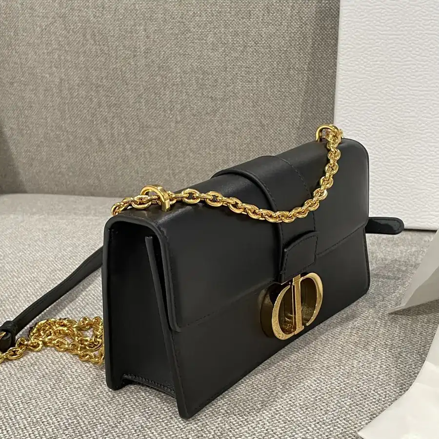 P650 Montaigne Small Black