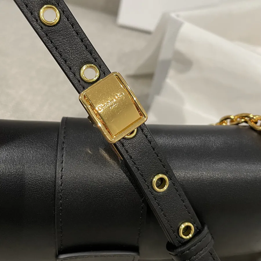 P650 Montaigne Small Black
