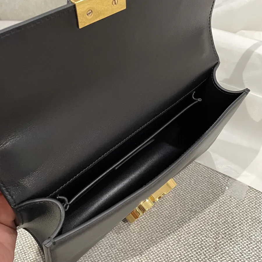 P650 Montaigne Small Black