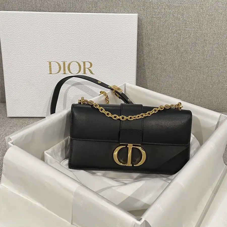 P650 Montaigne Small Black