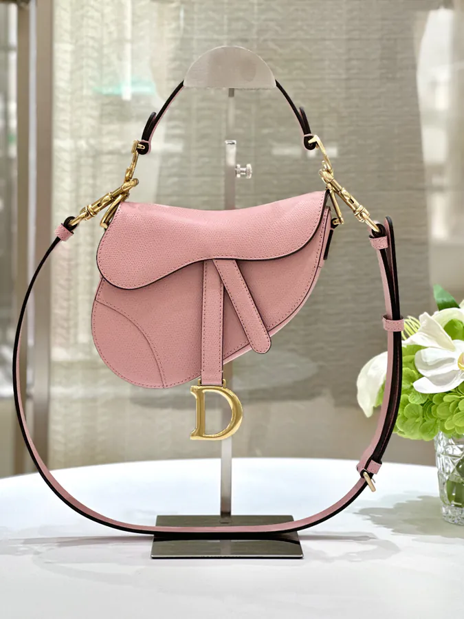 P700 Premium Quality CD 21 Saddle Leather Tote