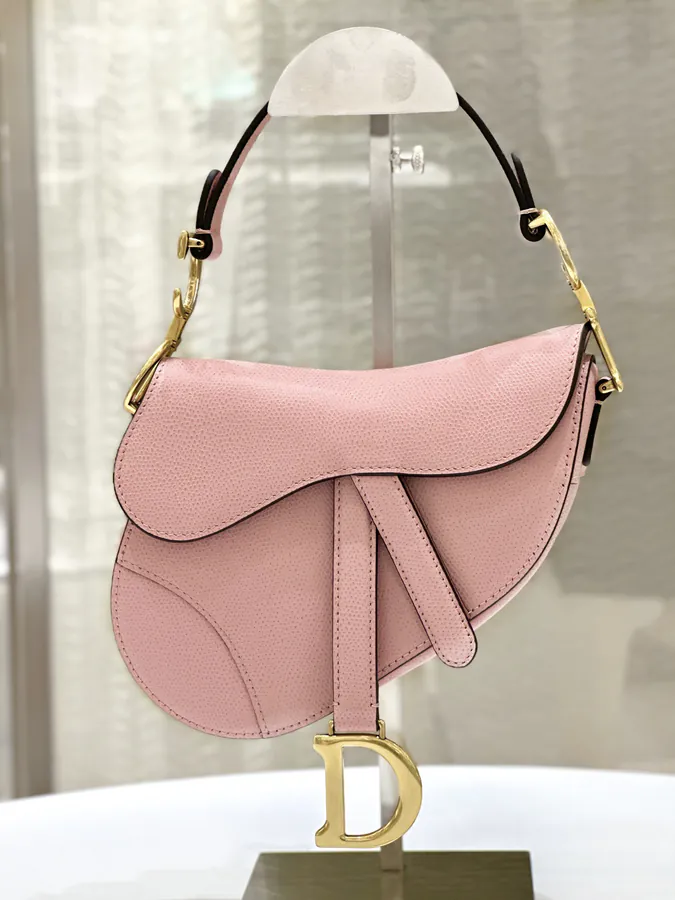 P700 Premium Quality CD 21 Saddle Leather Tote