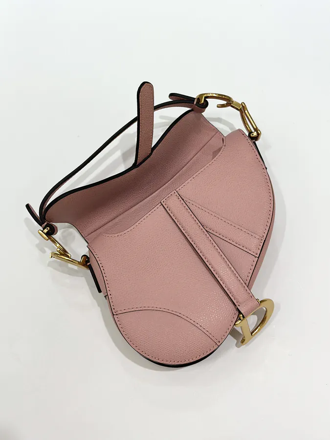 P700 Premium Quality CD 21 Saddle Leather Tote