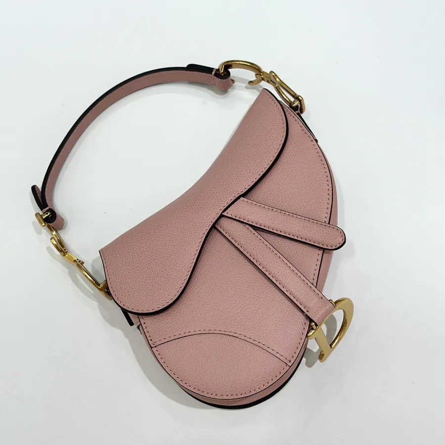 P700 Premium Quality CD 21 Saddle Leather Tote