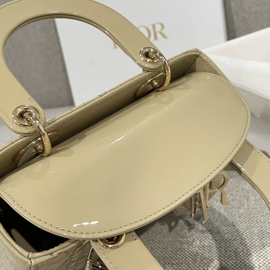 P700 Premium Quality CD 20cm New Strap Patent Leather Beige
