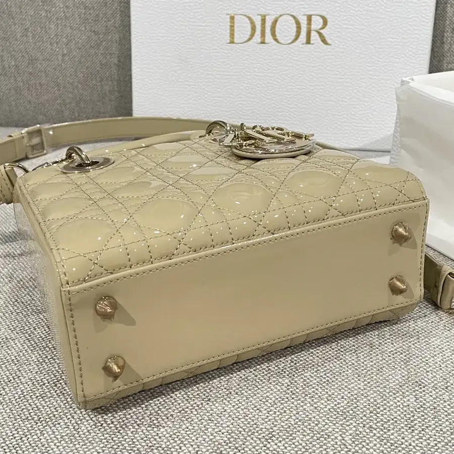P700 Premium Quality CD 20cm New Strap Patent Leather Beige