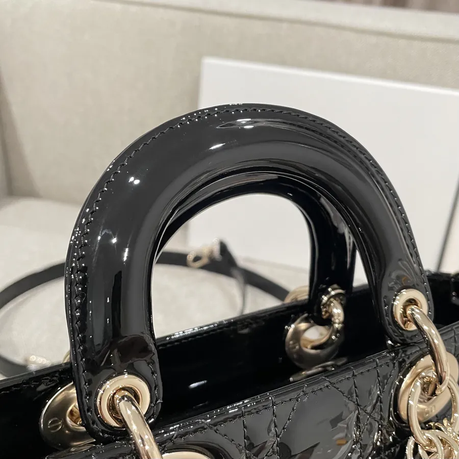 P700 Premium Quality D Joy26 Painted Leather Handbag