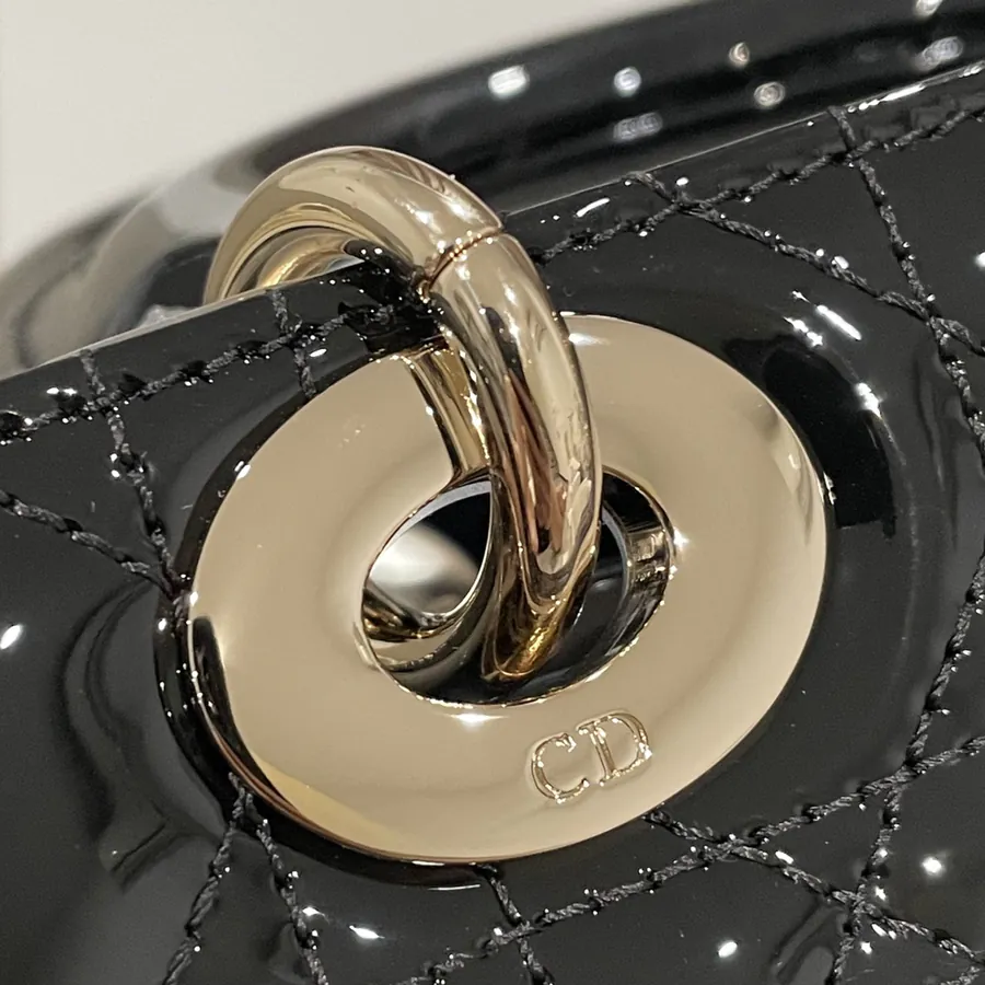 P700 Premium Quality D Joy26 Painted Leather Handbag