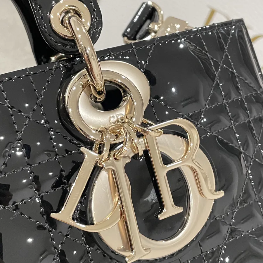 P700 Premium Quality D Joy26 Painted Leather Handbag
