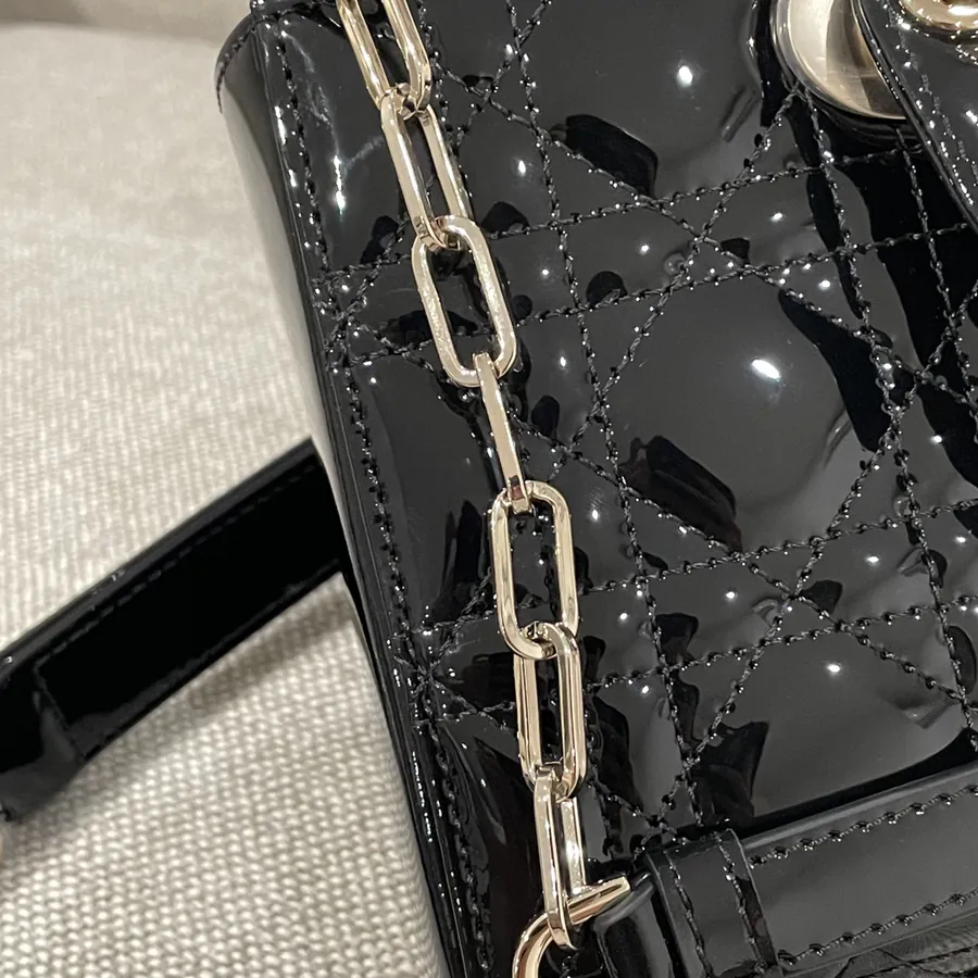 P700 Premium Quality D Joy26 Painted Leather Handbag