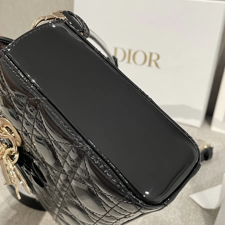P700 Premium Quality D Joy26 Painted Leather Handbag