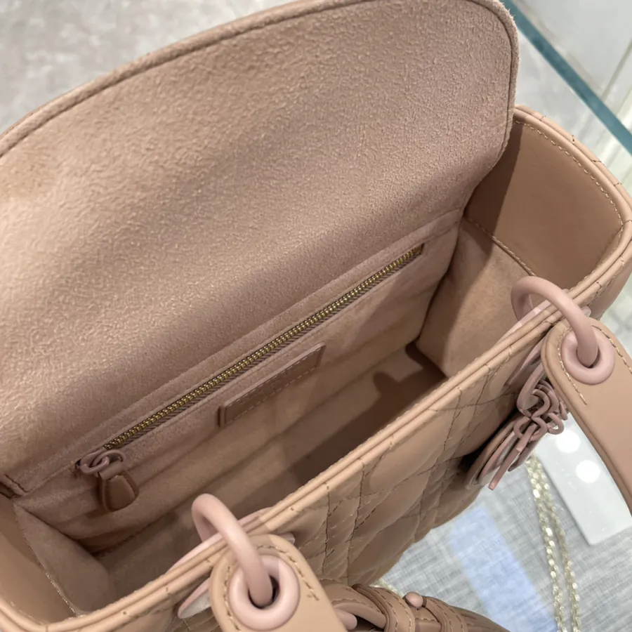 P700 Premium Quality CD 4 Compartment Sand Texture Tea