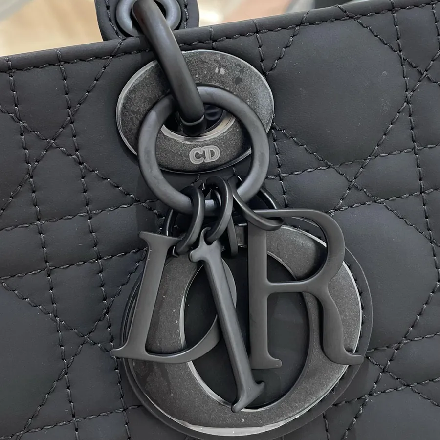 P700 D Joy 26 Grained Black Bucket Bag