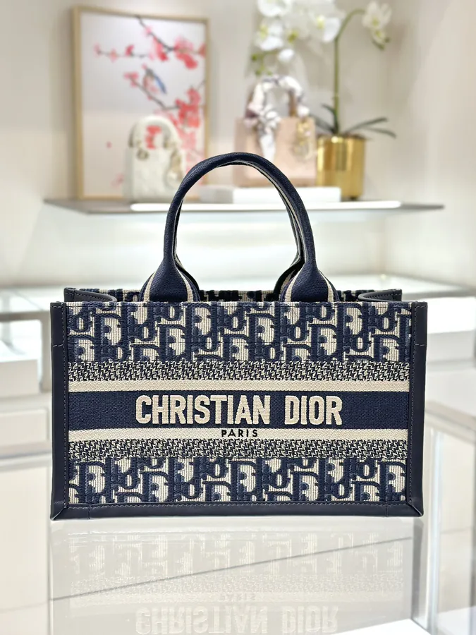 P650 Mini Tote Grained Calfskin