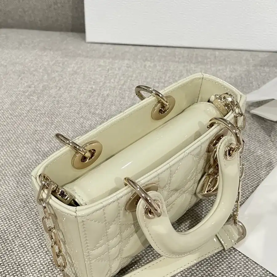 P600 Joy 16 Mini Crystal Clear Glossy Calfskin
