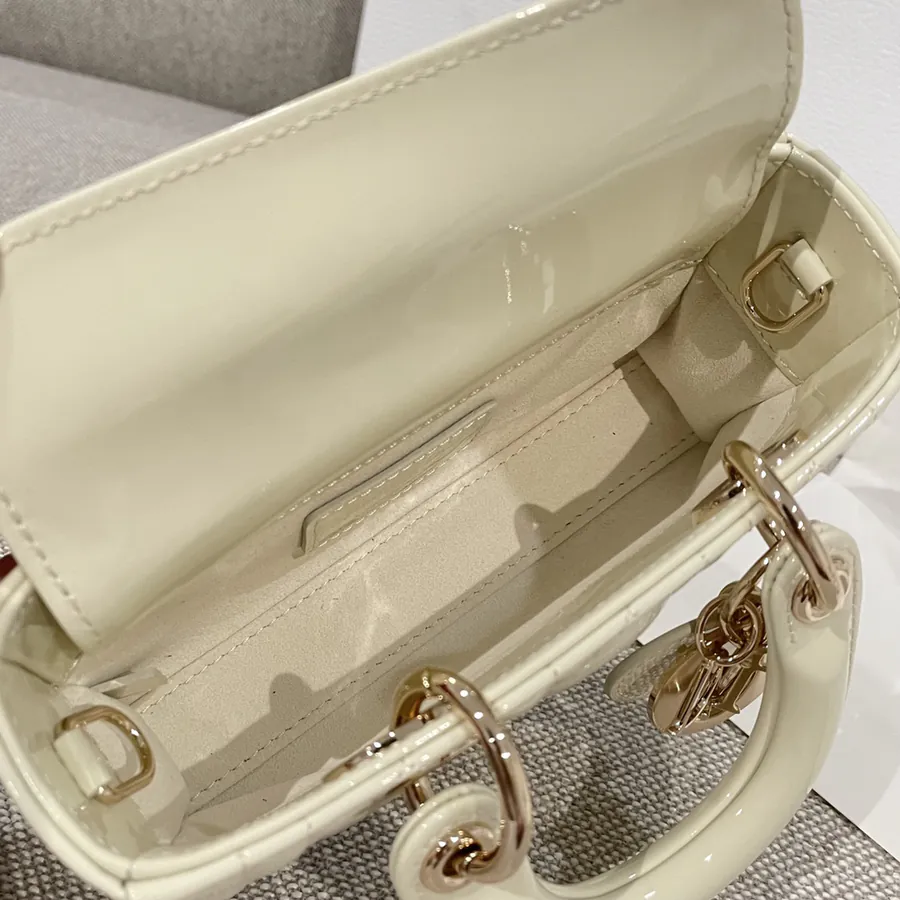 P600 Joy 16 Mini Crystal Clear Glossy Calfskin