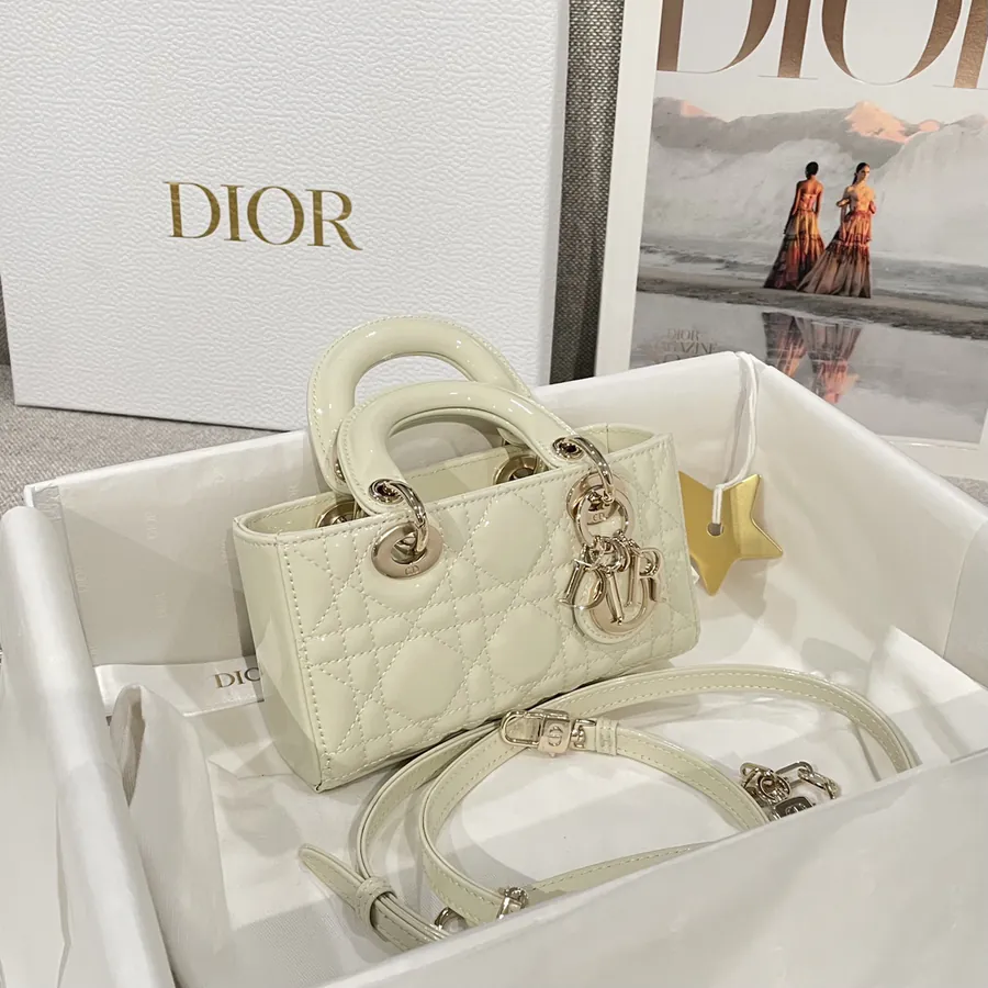 P600 Joy 16 Mini Crystal Clear Glossy Calfskin