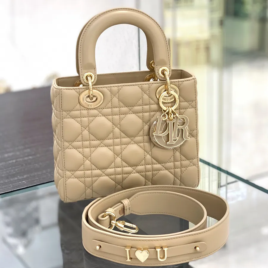 P700 Premium Quality CD Four Compartment Lambskin in Apricot