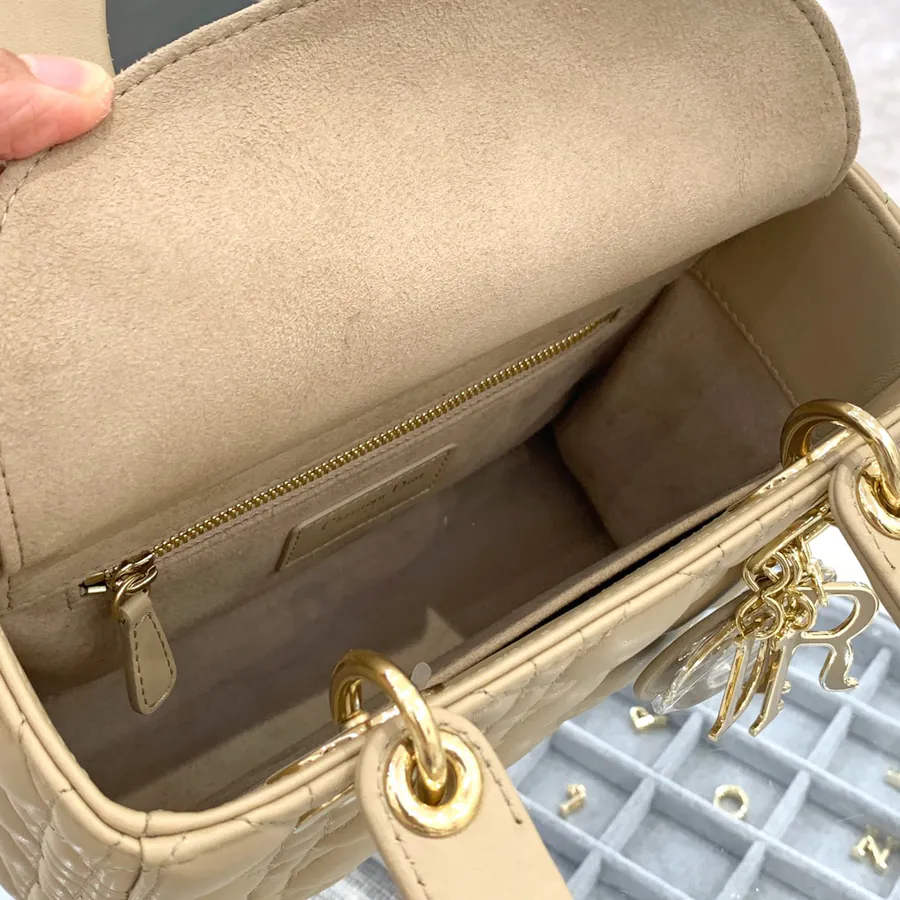 P700 Premium Quality CD Four Compartment Lambskin in Apricot