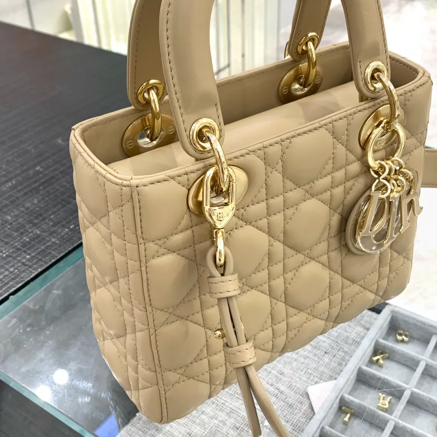 P700 Premium Quality CD Four Compartment Lambskin in Apricot