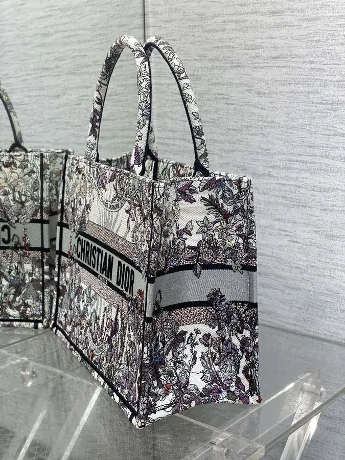 P520 Tote Spring Summer Collection, Medium Size