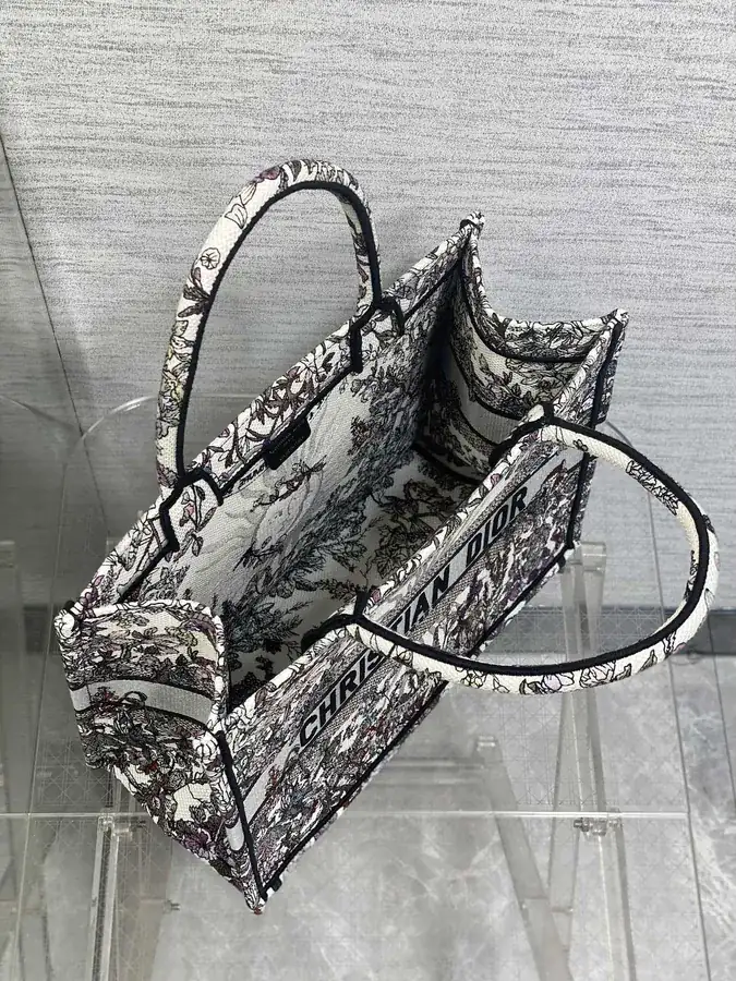 P520 Tote Spring Summer Collection, Medium Size
