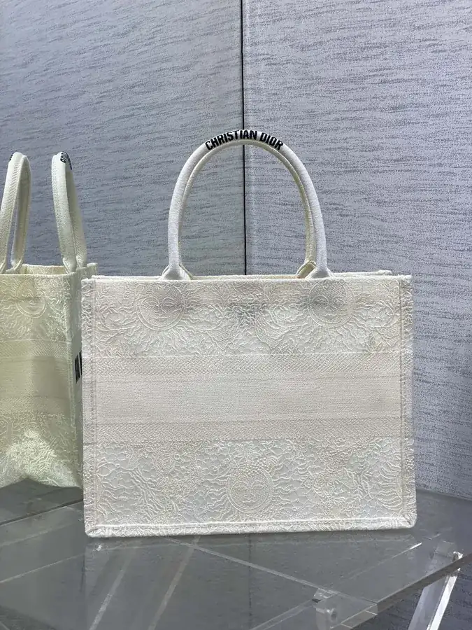 P520 Tote in Lace Sun Element Series, Medium Size
