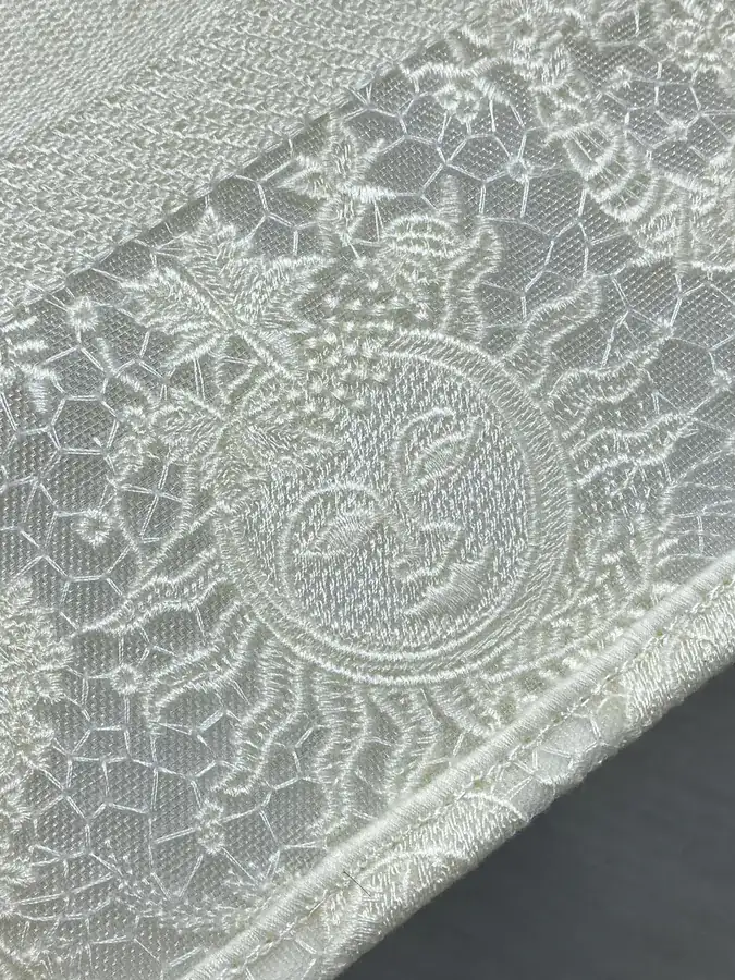 P520 Tote in Lace Sun Element Series, Medium Size