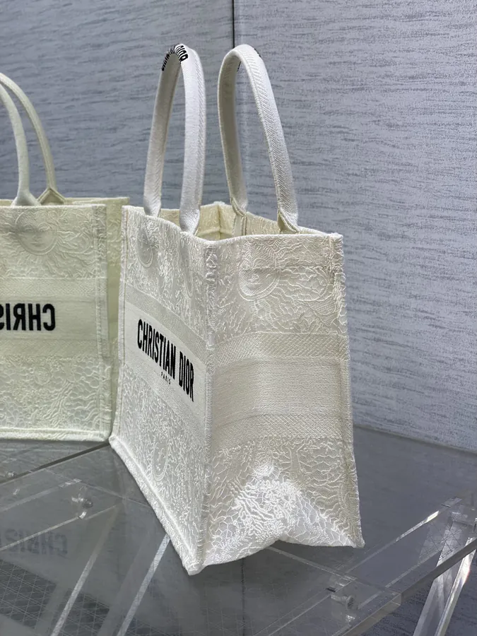 P520 Tote in Lace Sun Element Series, Medium Size
