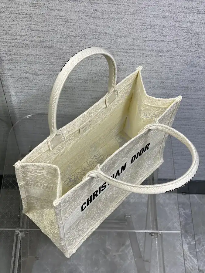 P520 Tote in Lace Sun Element Series, Medium Size