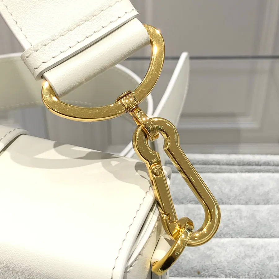 P680 Premium Quality Montaigne Box in White