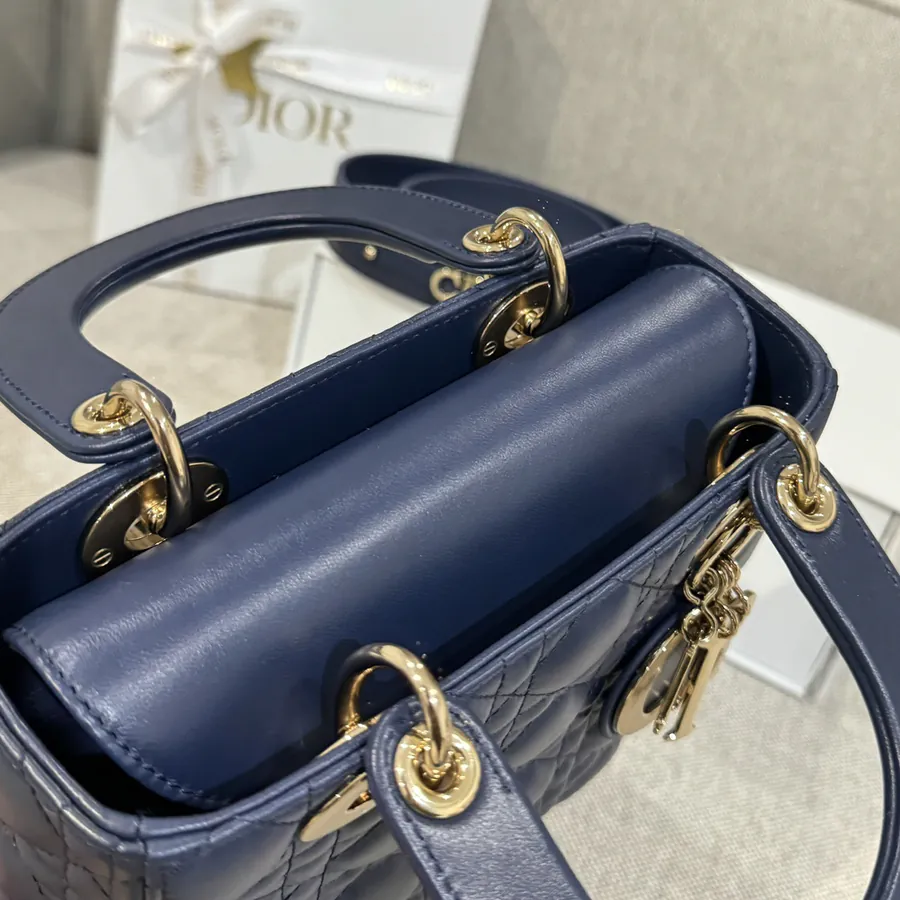 P700 Premium Quality Bucket Bag with Blue Calfskin