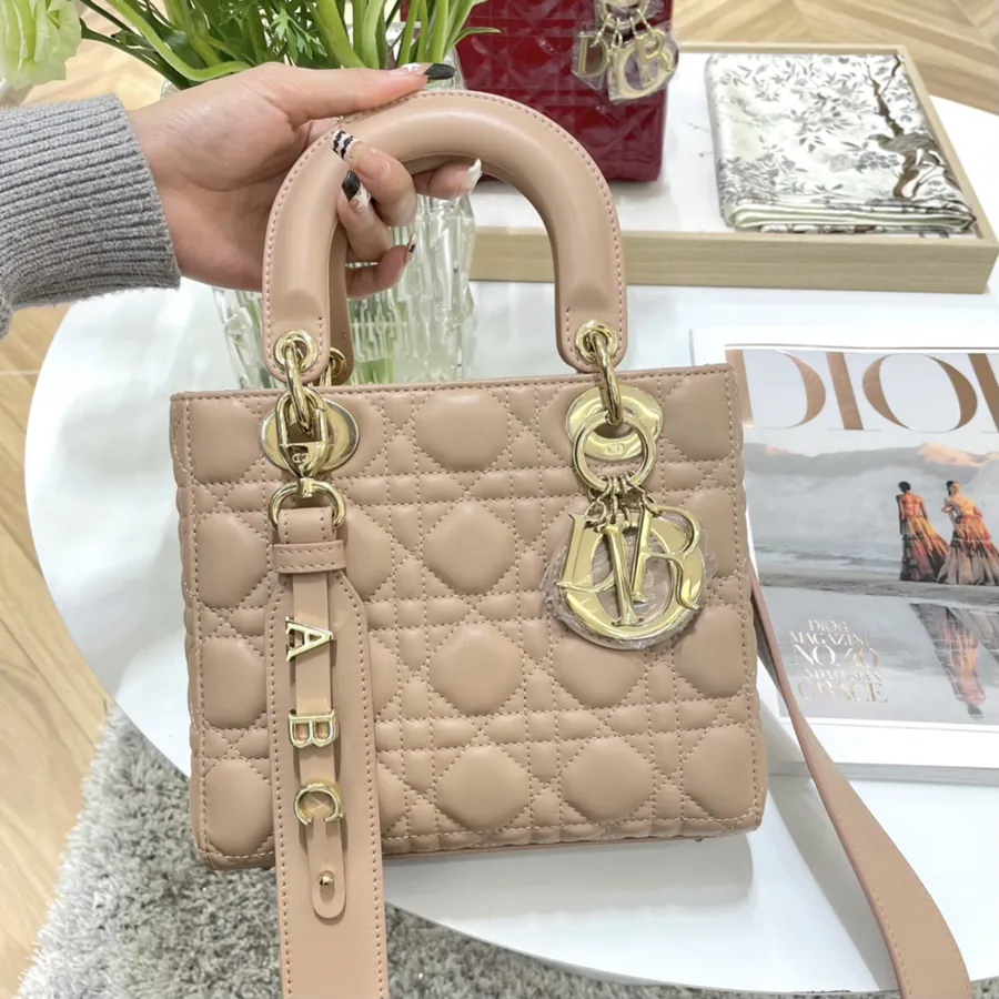 P700 Premium Quality CD 4 Compartment Sheepskin Tote
