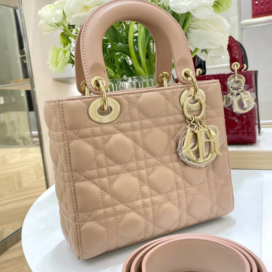 P700 Premium Quality CD 4 Compartment Sheepskin Tote
