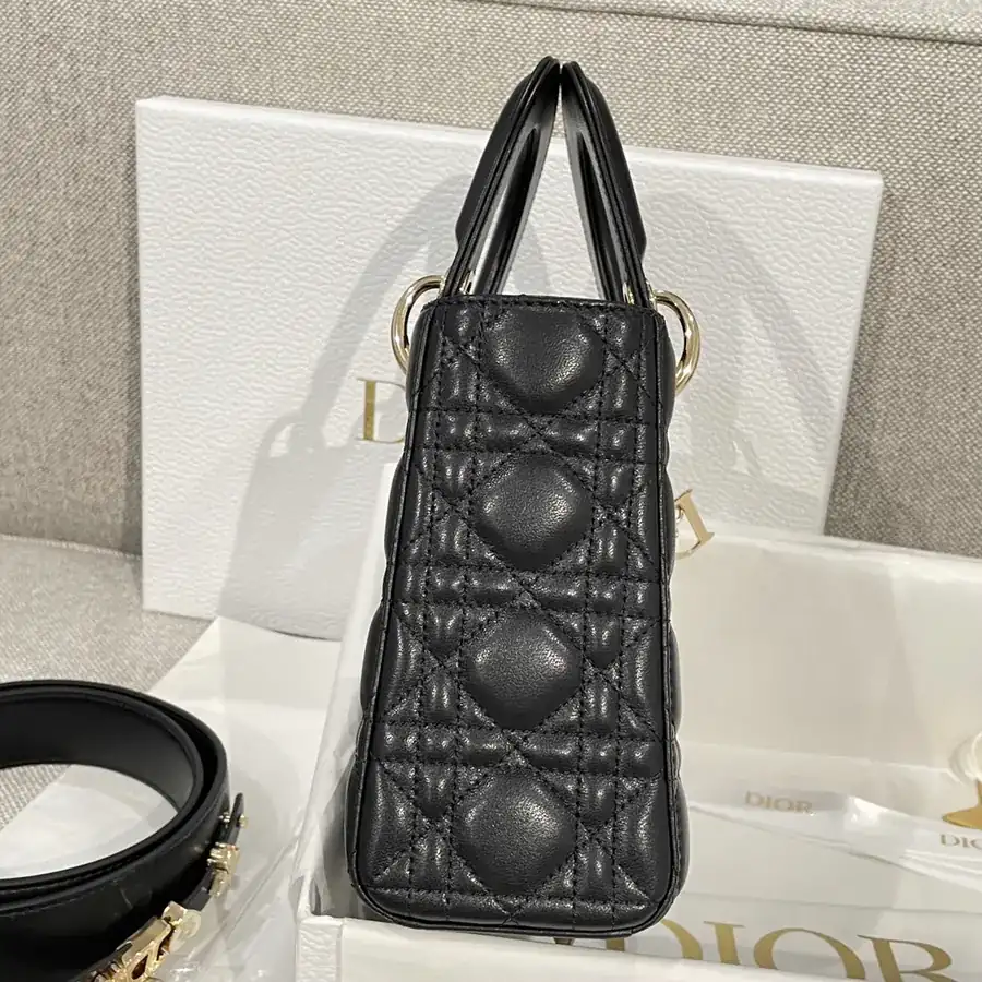 P700 Premium Quality Bucket Bag with Black Gold Trim