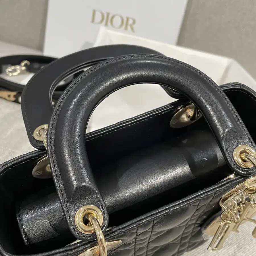 P700 Premium Quality Bucket Bag with Black Gold Trim
