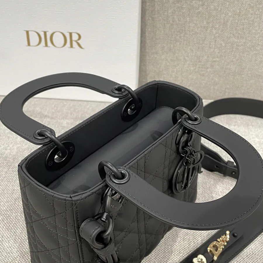 P700 Premium Quality CD 20cm Matte Black Bucket Bag