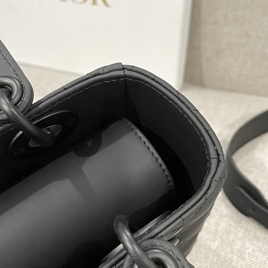 P700 Premium Quality CD 20cm Matte Black Bucket Bag