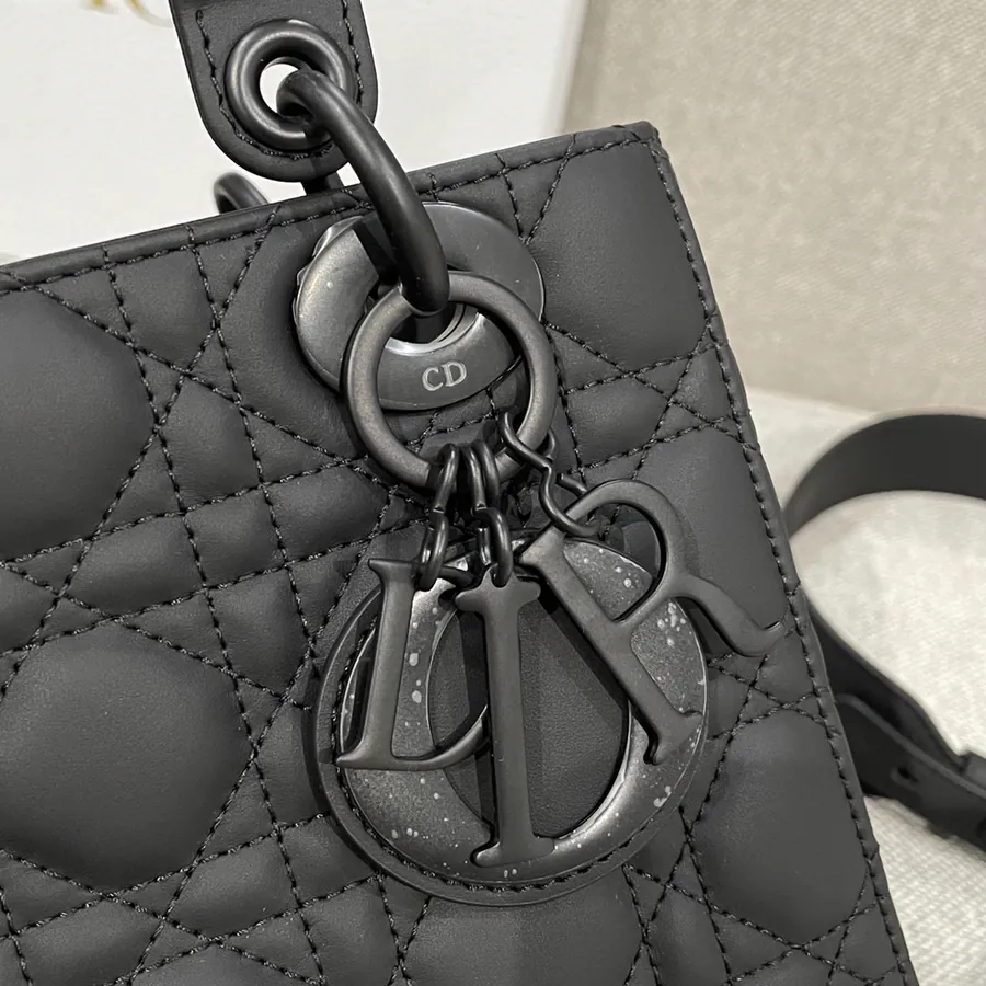 P700 Premium Quality CD 20cm Matte Black Bucket Bag