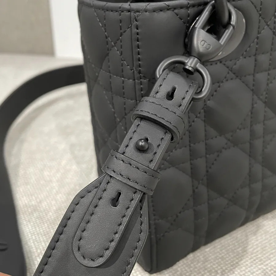 P700 Premium Quality CD 20cm Matte Black Bucket Bag