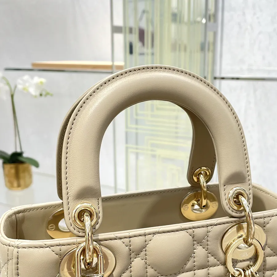P700 Premium Quality CD Four Compartment Bag