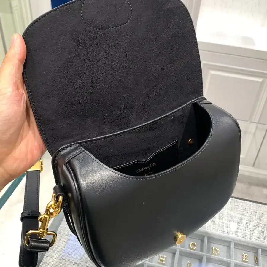P700 Premium Quality Bucket Bag in Black