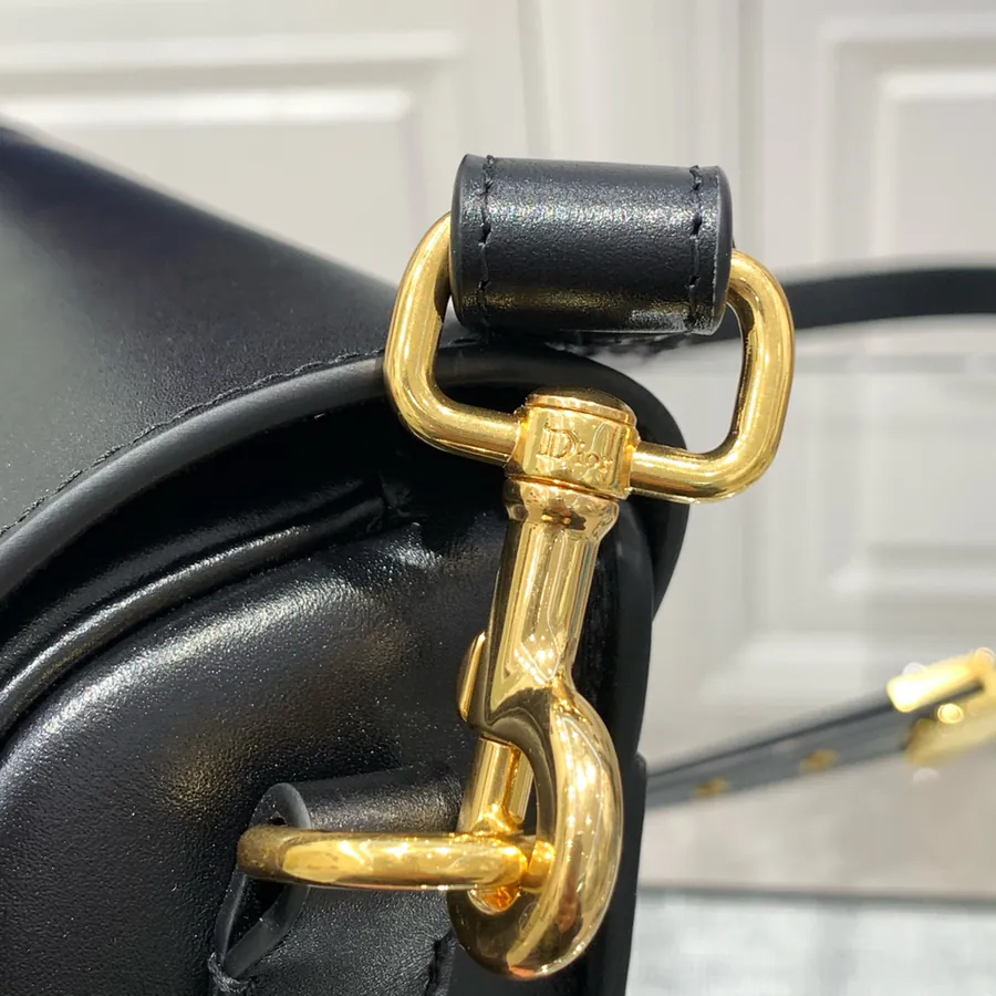P700 Premium Quality Bucket Bag in Black