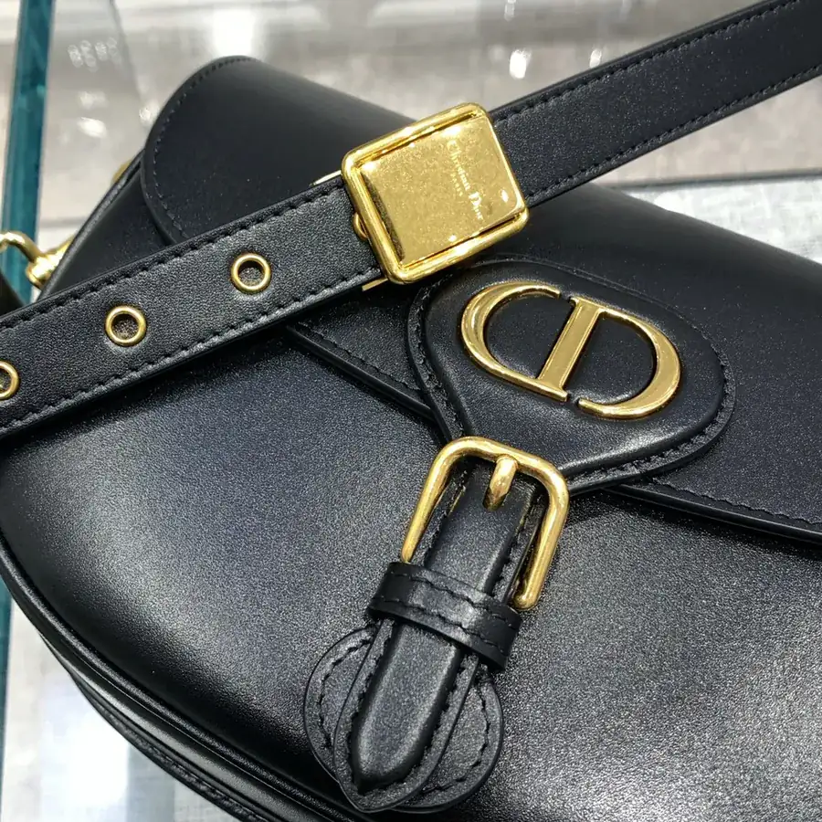 P700 Premium Quality Bucket Bag in Black