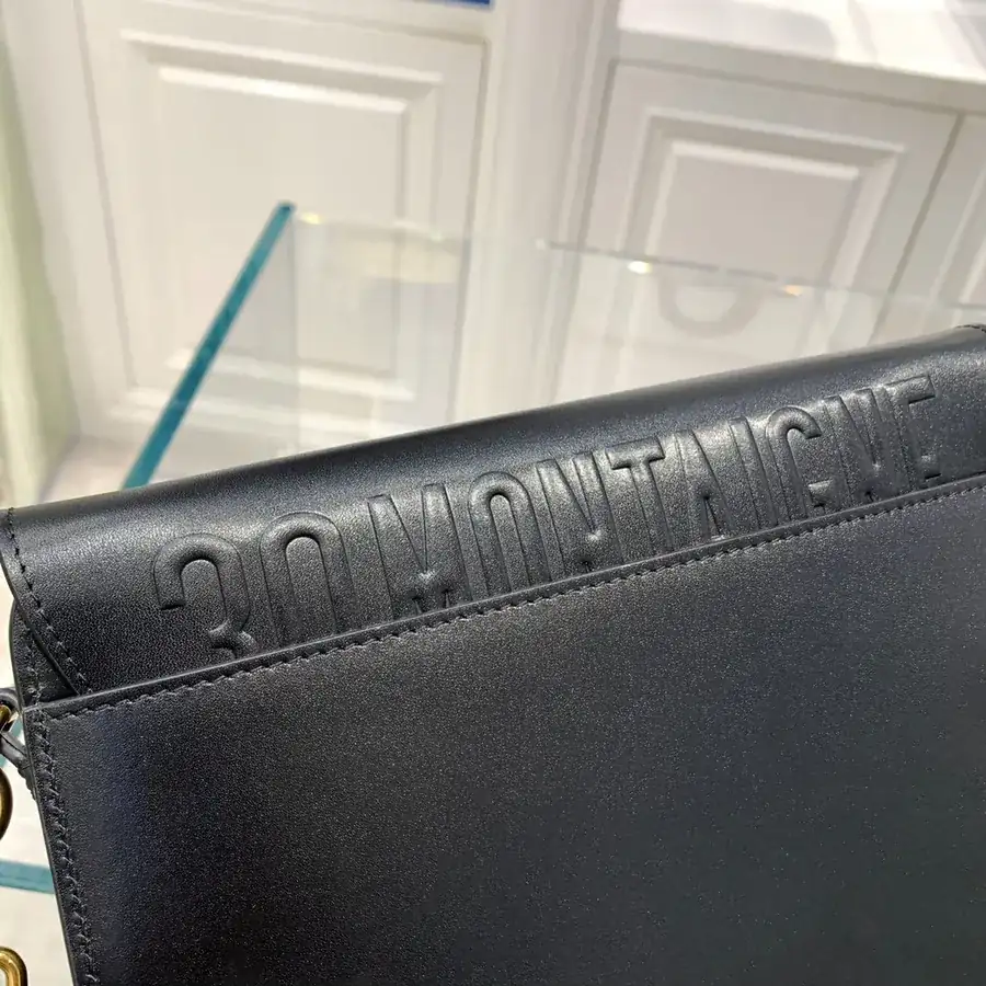 P700 Premium Quality Bucket Bag in Black