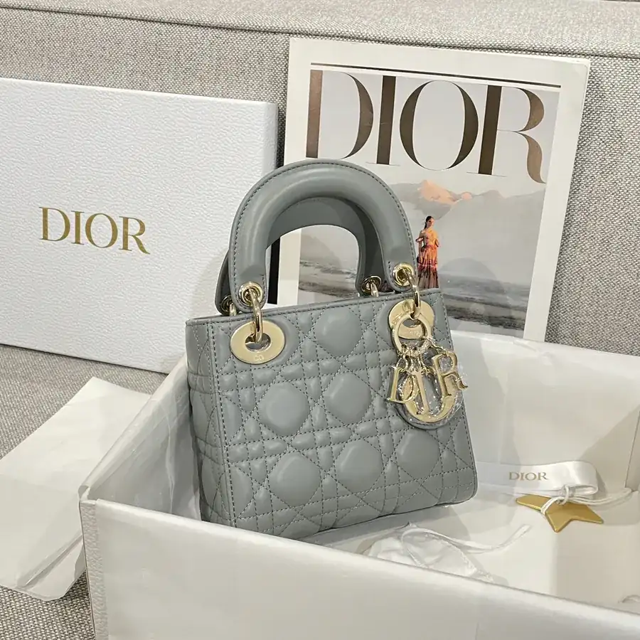 P600 Premium Quality CD 17cm Sheepskin Clutch