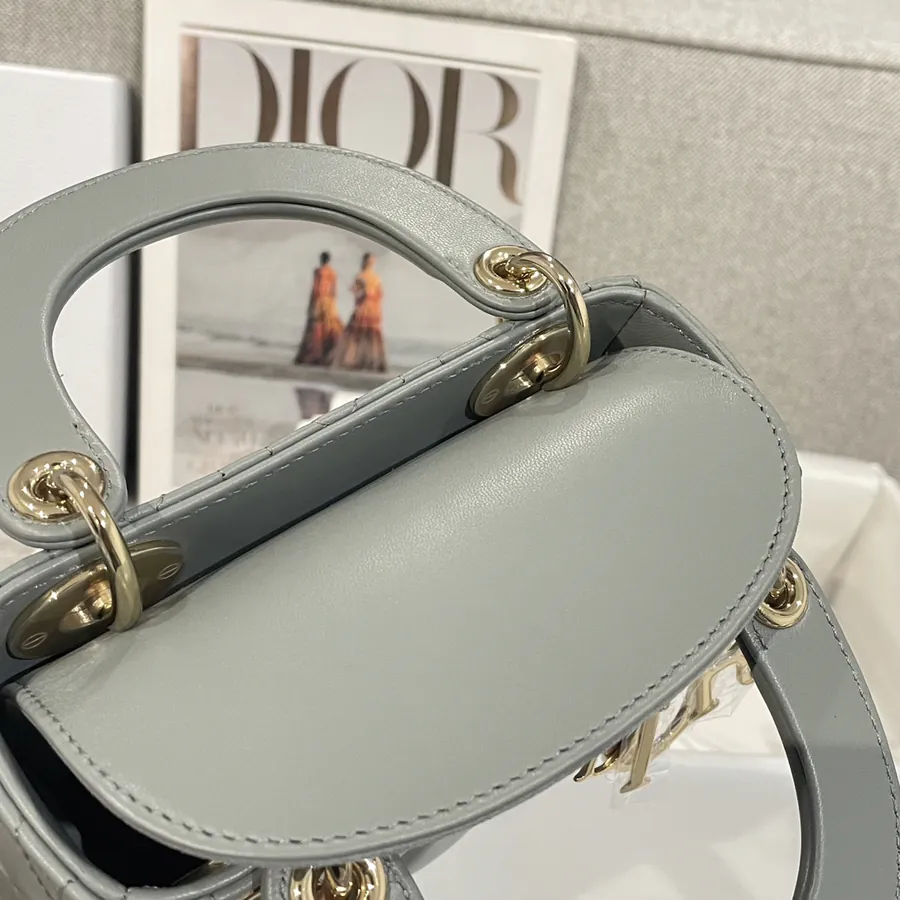 P600 Premium Quality CD 17cm Sheepskin Clutch