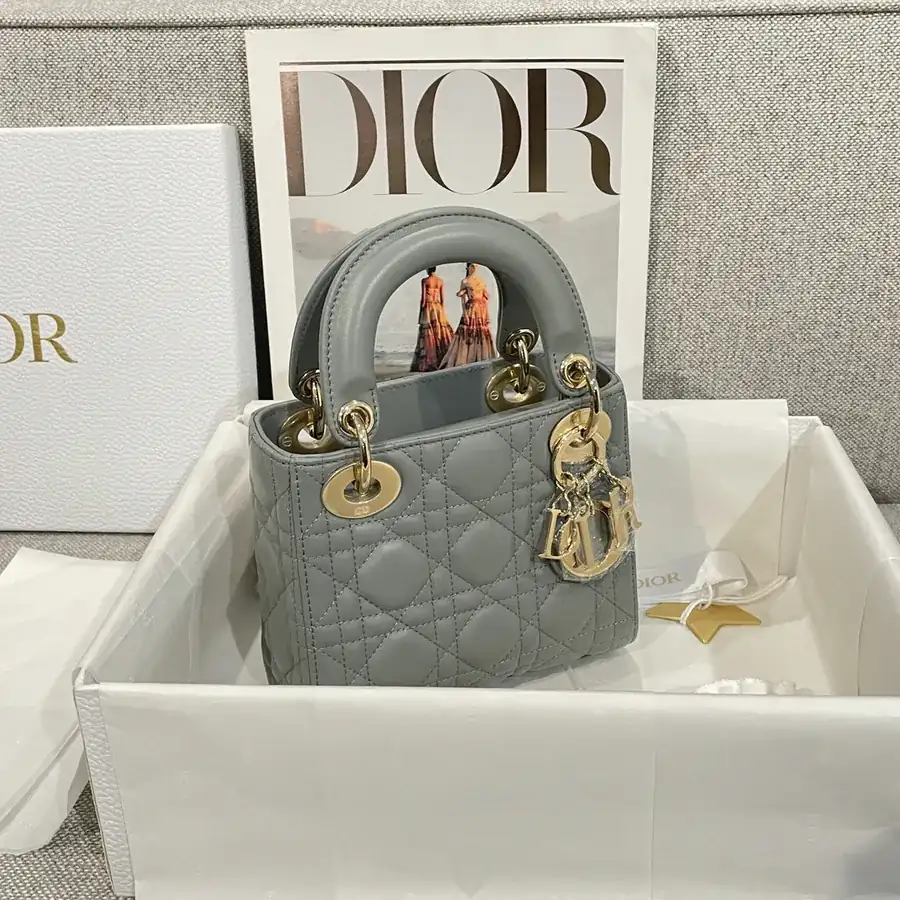 P600 Premium Quality CD 17cm Sheepskin Clutch
