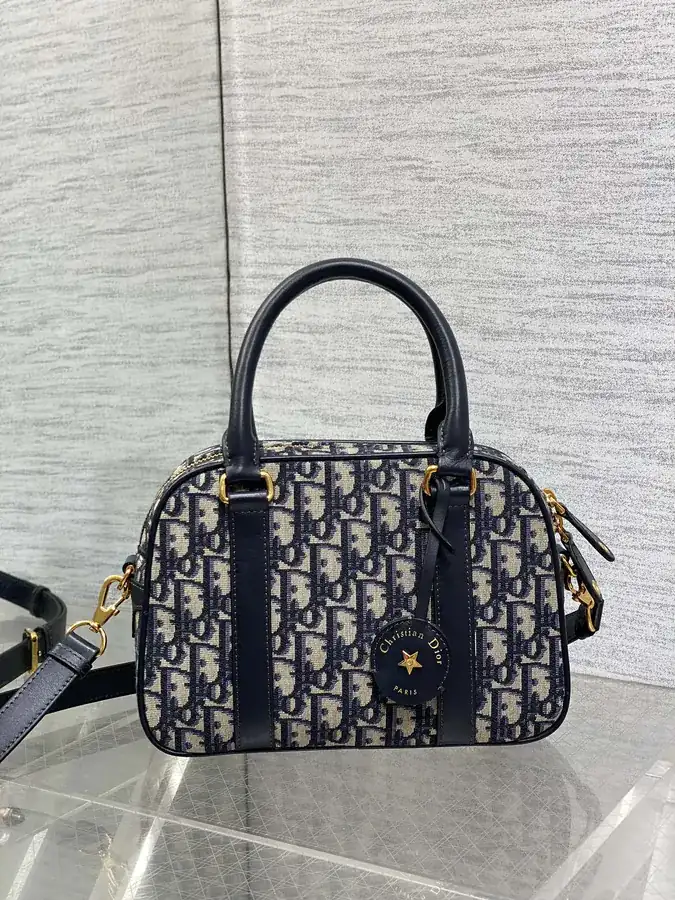 D Vibe Bowling Bag Medium Sporty and Stylish
