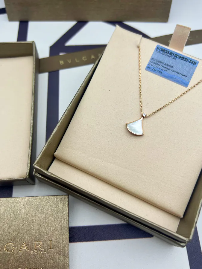 BVLGARI New Mini Necklace with White Mother of Pearl